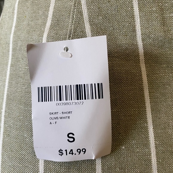 NWT - Forever 21 - Mini Skirt - Size S - Picture 4 of 4